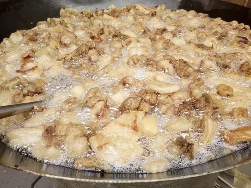 潔匠凈化·的凈工業(yè)除臭劑_炸豬油廠(chǎng)油煙異味濃、刺激性大，Dejing的凈除臭劑快速除臭
