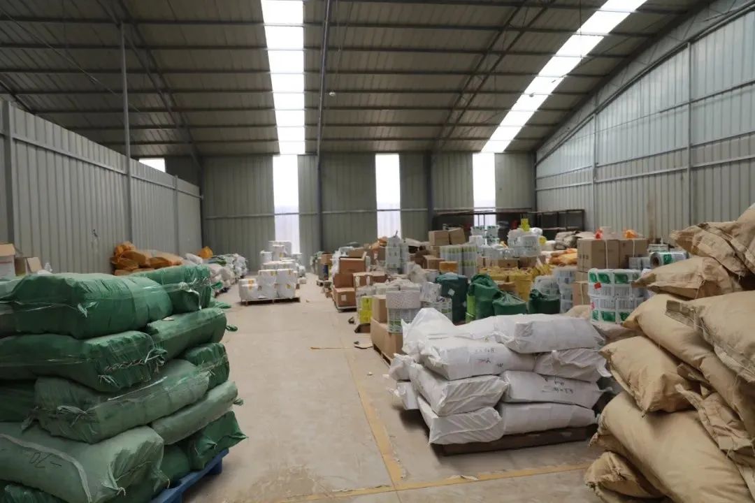 飼料廠(chǎng)車(chē)間腥臭味擾民，就用Dejing的凈飼料廠(chǎng)專(zhuān)用除臭劑.jpg
